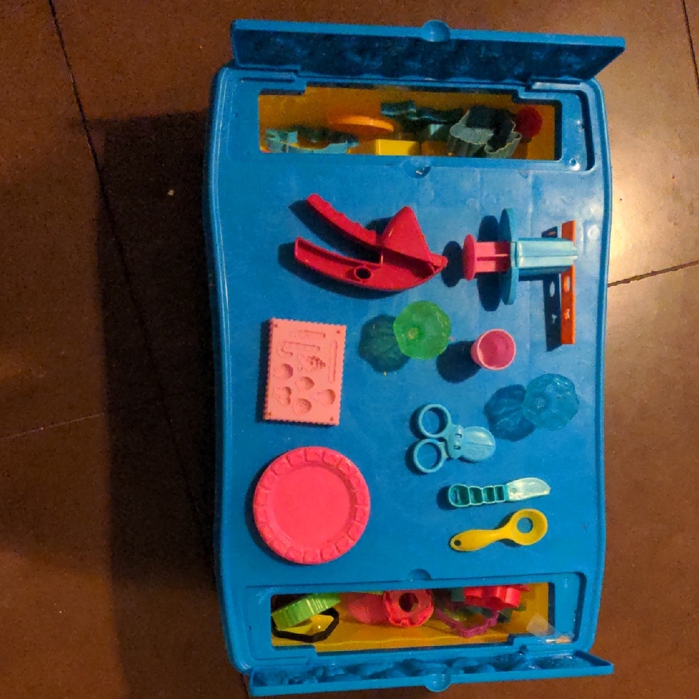 Fisher-Price Playdough Table With Extra Tool Set